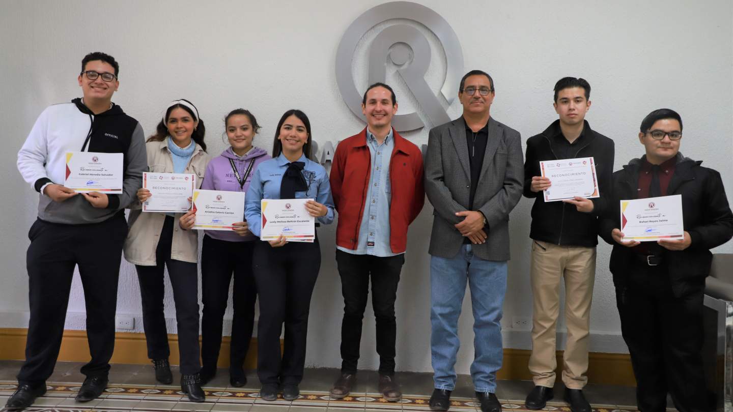 Estudiantes del Creson comparten sus proyectos de podcast educativo a través de Radio Sonora